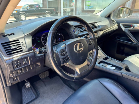 Used 2015 Lexus CT 200h image 12