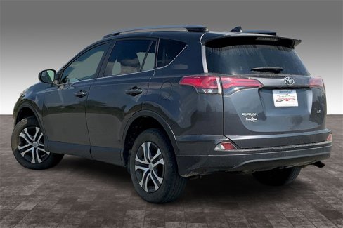 Used 2018 Toyota RAV4 LE image 13