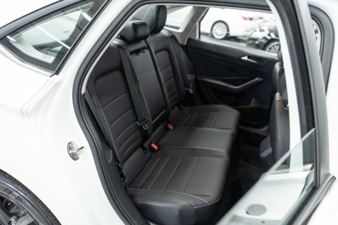 Used 2024 Volkswagen Jetta SE w/ Panoramic Sunroof Package image 13