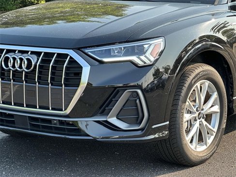 Certified 2025 Audi Q3 2.0T Premium image 8