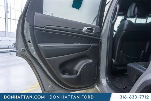 Used 2021 Jeep Grand Cherokee Laredo X image 14