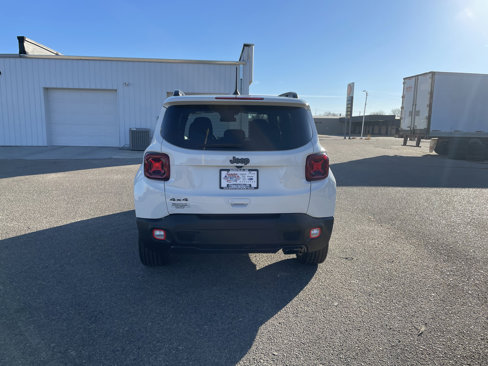 Used 2021 Jeep Renegade Latitude w/ Luxury Group II image 7