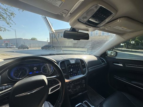 Used 2019 Chrysler 300 Limited image 38