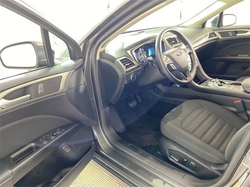 Used 2019 Ford Fusion SE image 27