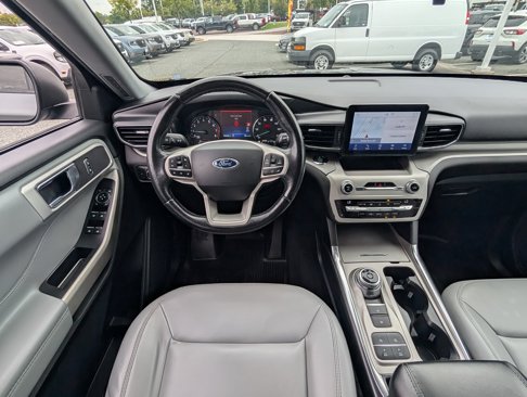 Certified 2021 Ford Explorer XLT w/ Equipment Group 202A image 18