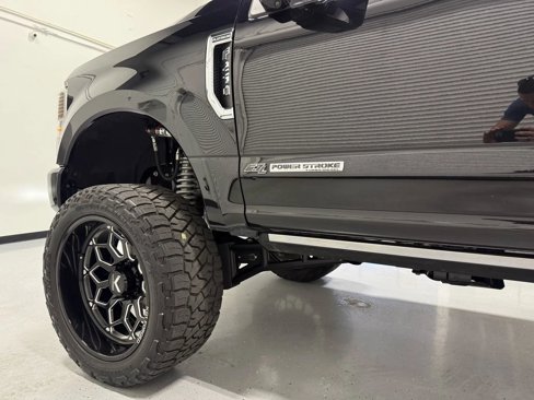 Used 2022 Ford F250 Platinum w/ FX4 Off-Road Package image 6