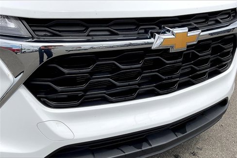 Used 2025 Chevrolet Trax LS image 30