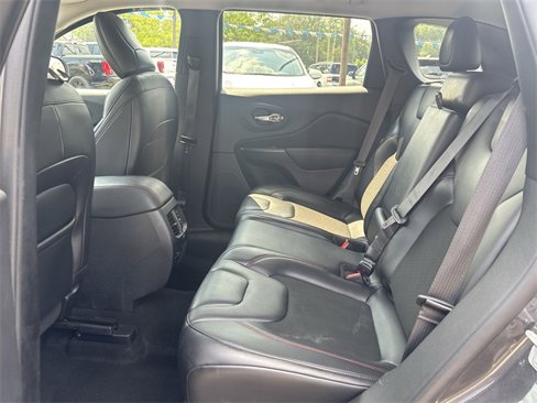 Used 2020 Jeep Cherokee Trailhawk w/ Cold Weather Group image 24