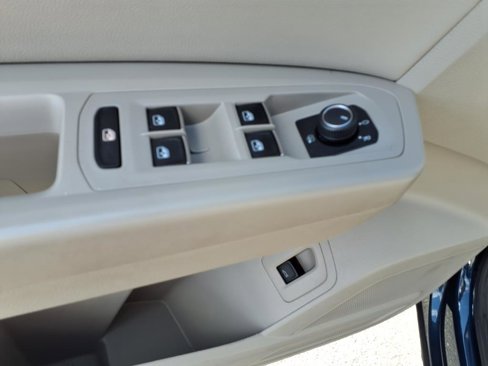 Used 2018 Volkswagen Atlas SE image 25