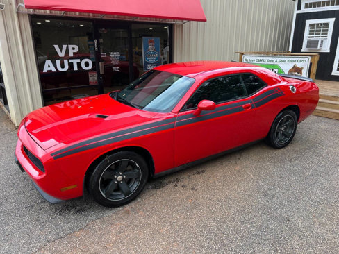 Used 2014 Dodge Challenger SXT image 7