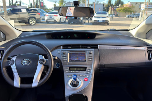 Used 2014 Toyota Prius Plug-In Hybrid image 11