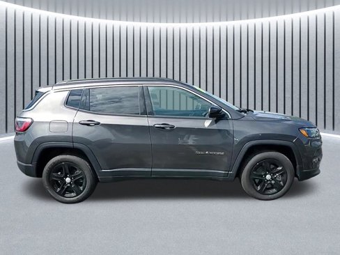Used 2024 Jeep Compass Latitude w/ Altitude Special Edition image 3