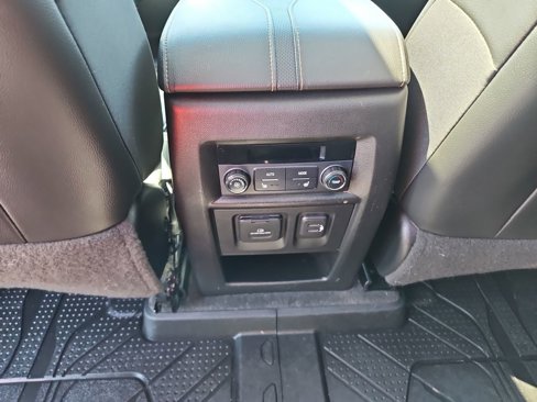 Used 2020 Chevrolet Traverse Premier image 13