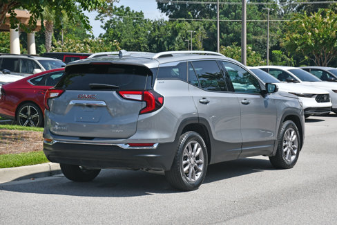 Used 2023 GMC Terrain SLT image 4