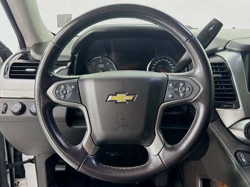 Used 2017 Chevrolet Suburban LT image 11