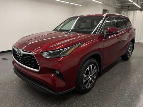 Certified 2022 Toyota Highlander XLE image 4