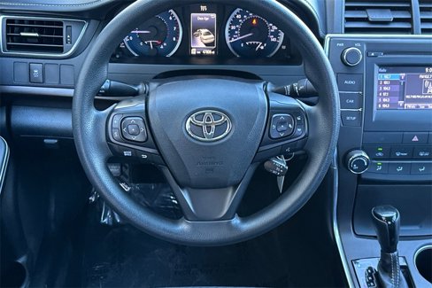 Used 2017 Toyota Camry LE image 16