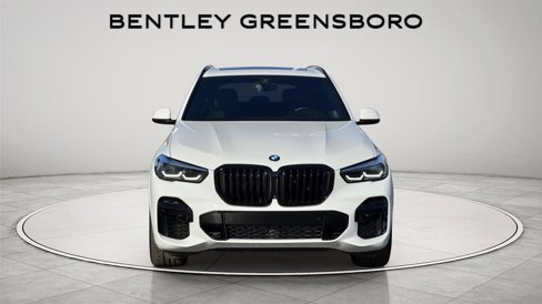 Used 2022 BMW X5 xDrive40i w/ M Sport Package image 2