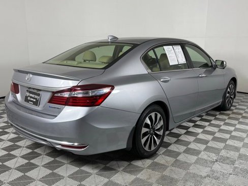Used 2017 Honda Accord EX-L image 8
