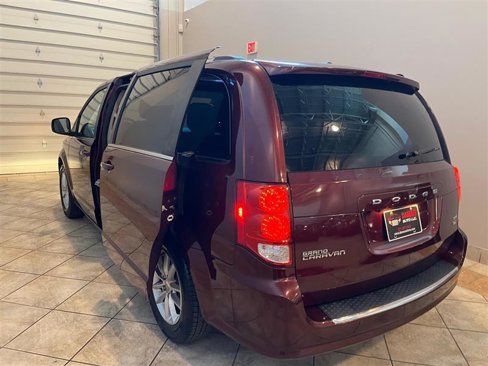 Used 2019 Dodge Grand Caravan SXT image 59