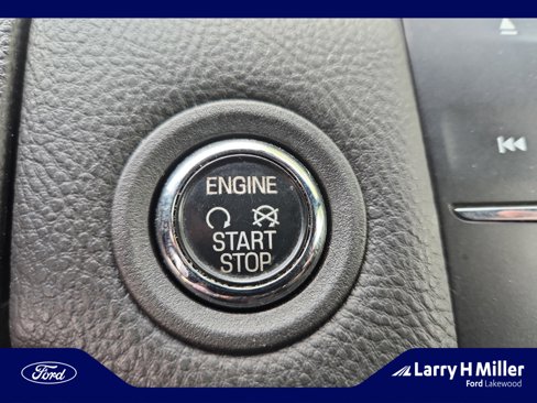 Used 2015 Ford Taurus SHO image 29