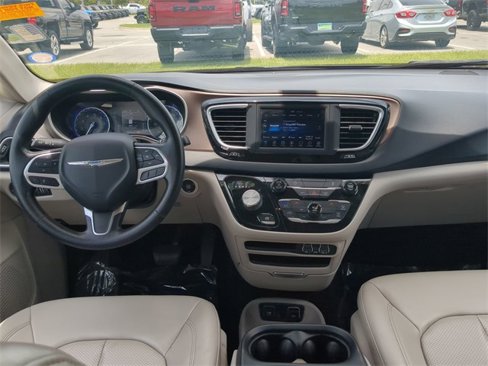 Used 2021 Chrysler Voyager Lxi image 15