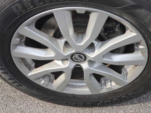Used 2020 Nissan Rogue SV image 4