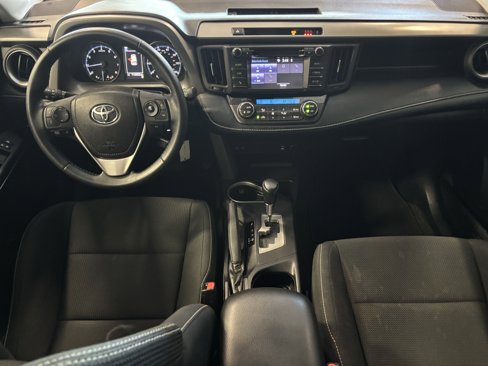 Certified 2018 Toyota RAV4 XLE image 9