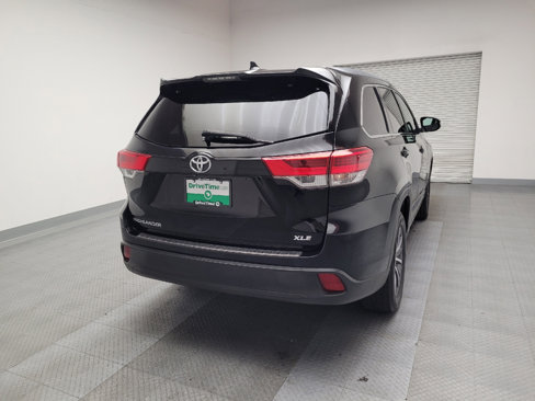 Used 2017 Toyota Highlander XLE image 7