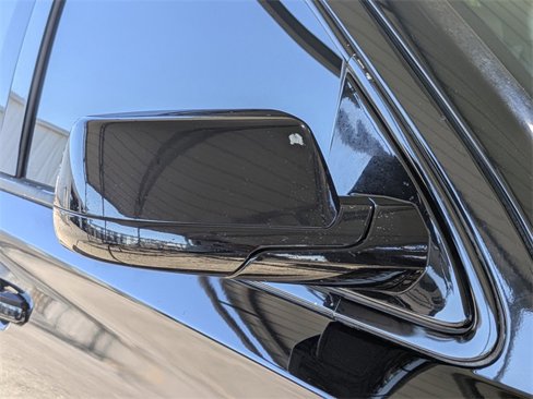 Used 2017 GMC Yukon SLT image 10