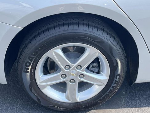 Certified 2022 Chevrolet Malibu LS image 9