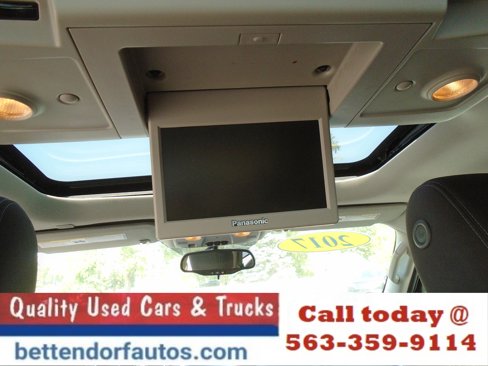 Used 2017 Chevrolet Traverse LT w/ Traveler's Package image 11