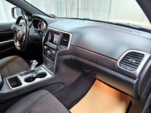 Used 2018 Jeep Grand Cherokee Laredo image 20