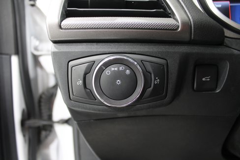 Used 2019 Ford Fusion SE image 8