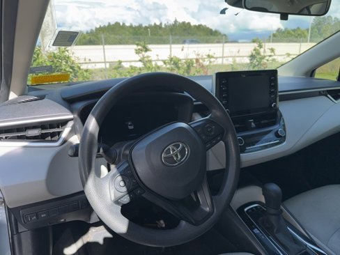 Used 2020 Toyota Corolla LE image 5