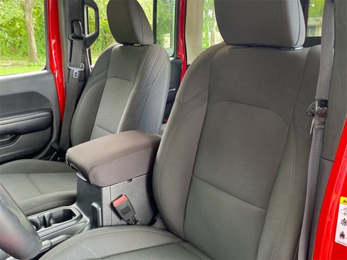 Used 2018 Jeep Wrangler Unlimited Sport S image 32