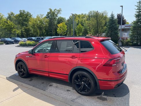 Used 2024 Volkswagen Tiguan SE R-Line image 40