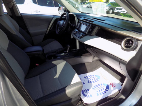 Used 2013 Toyota RAV4 XLE image 17