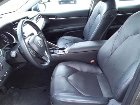 Used 2020 Toyota Camry XLE image 13