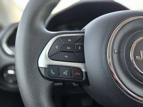 Used 2023 Jeep Renegade Latitude image 21