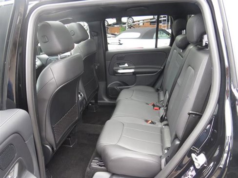 Used 2024 Mercedes-Benz GLB 250 4MATIC image 19