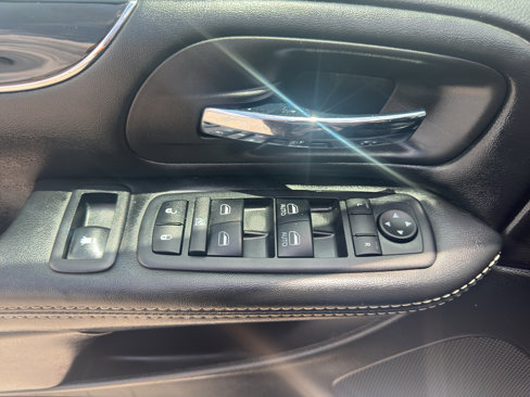 Used 2019 Dodge Grand Caravan SE image 16