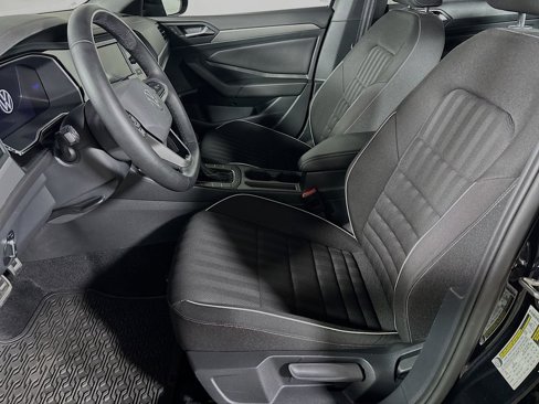 Certified 2024 Volkswagen Jetta Sport image 12