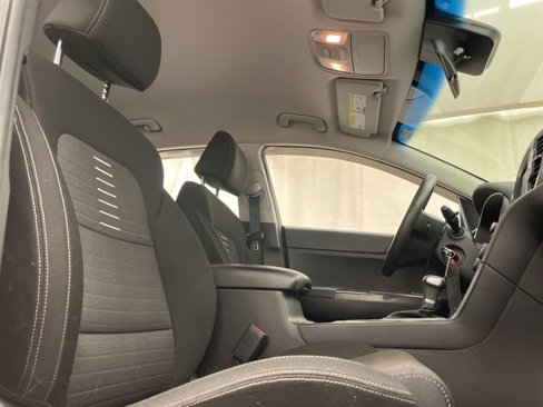 Used 2018 Kia Sportage LX w/ LX Popular Package image 8