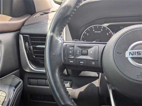 Used 2021 Nissan Rogue SV image 25