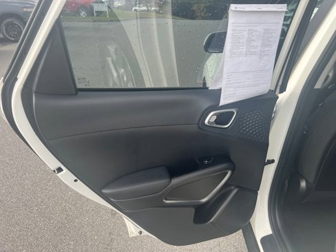 Used 2021 Kia Soul S image 23