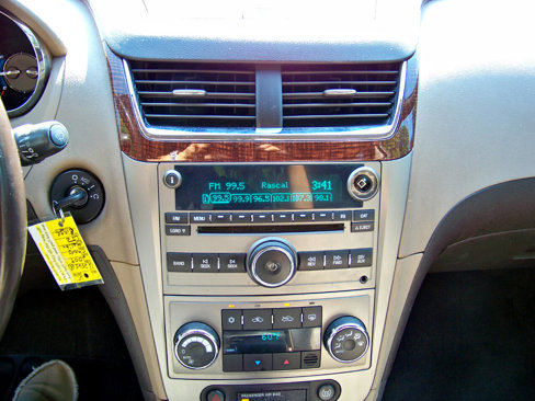 Used 2009 Chevrolet Malibu LTZ image 23