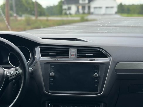 Used 2018 Volkswagen Tiguan SE w/ 3rd Row Seat Package image 20