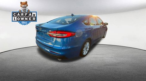 Used 2020 Ford Fusion SE image 9
