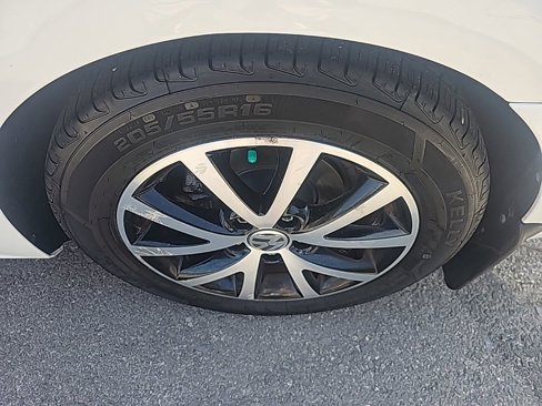 Used 2017 Volkswagen Jetta SE image 37